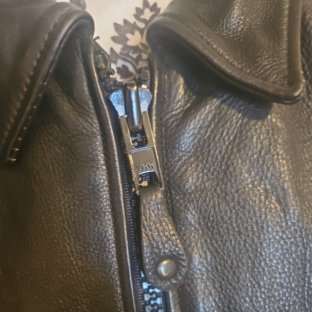 Vintage First Classics Women’s Black Leather Biker Jacket L–Thinsulate, Full zip - Picture 8 of 16